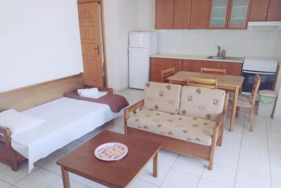 Stratos Family Apartments & Studios Néos Marmarás Quarto foto